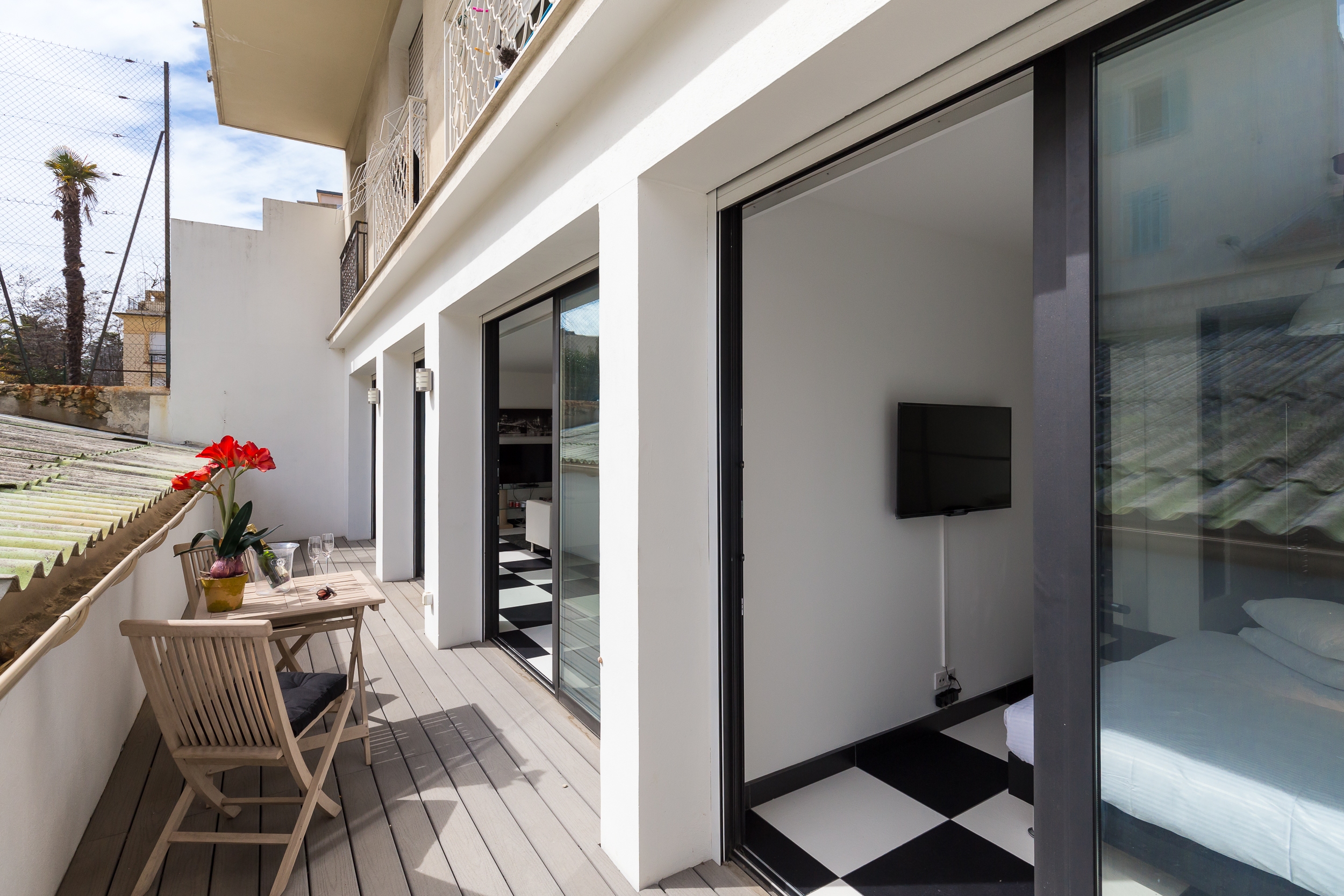 Modern 3 Bed apartment  in Cannes very close to the center and an easy pleasant walk to the Palais - 1745 3