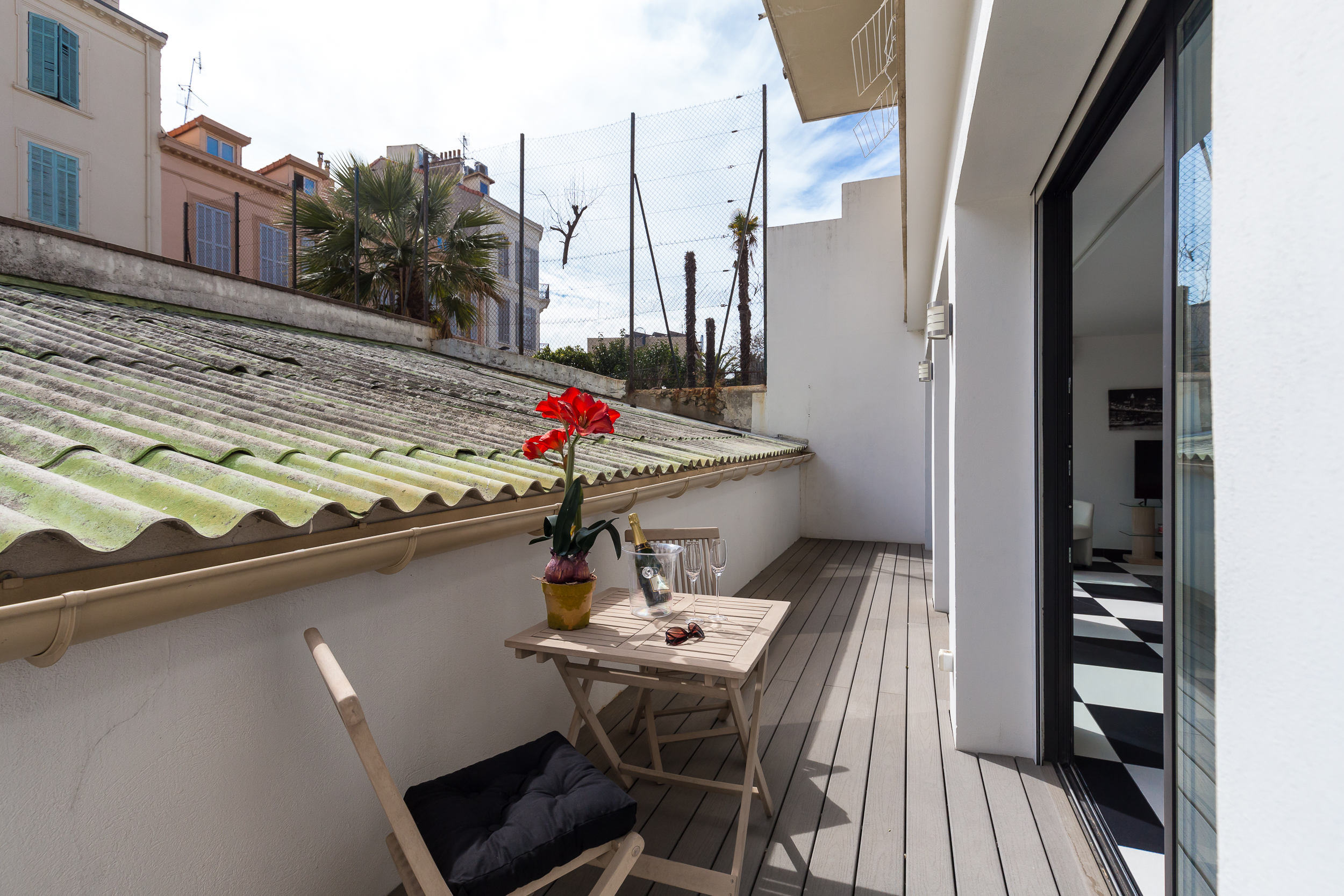 Modern 3 Bed apartment  in Cannes very close to the center and an easy pleasant walk to the Palais - 1745 4